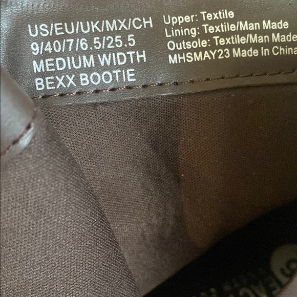 Kenneth Cole Reaction Bexx Kitten Heel Booties Brown Suede Size 9 - Picture 6 of 6